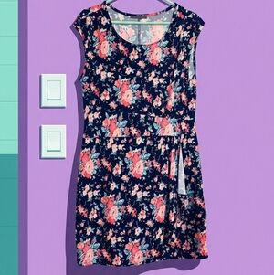 Suzy floral  dresses short sleeve size large